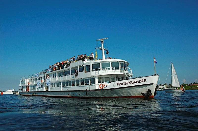 Boot Prinsenland buitenzijde-1.jpg